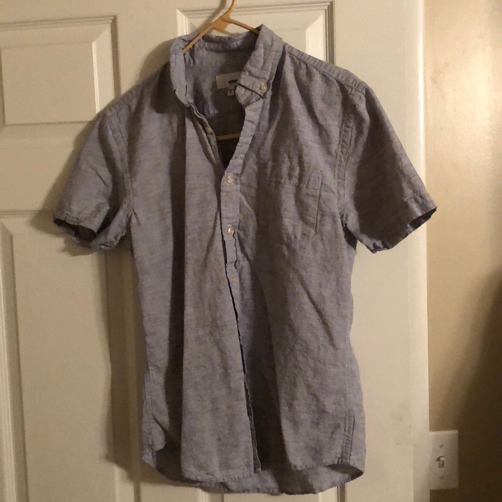 Short sleeve button up. (3 for $10)